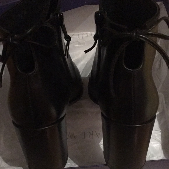 Stuart Weitzman - Picture 2 of 6